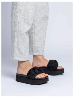 INUIKII SANDAL FJORD FLOWER PLATFORM BLACK