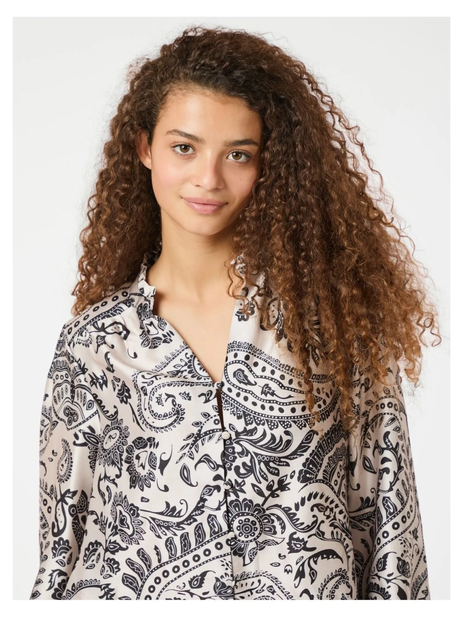NEO NOIR BLOUSE MASSIMA DECO PAISLEY CREME